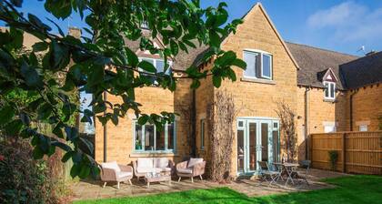 fabulous and homely dog friendly holiday cottage - Kingsley House