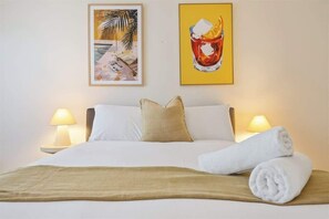 4 chambres, fer et planche à repasser, Wi-Fi, literie fournie