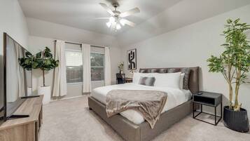 3 bedrooms, iron/ironing board, WiFi, bed sheets