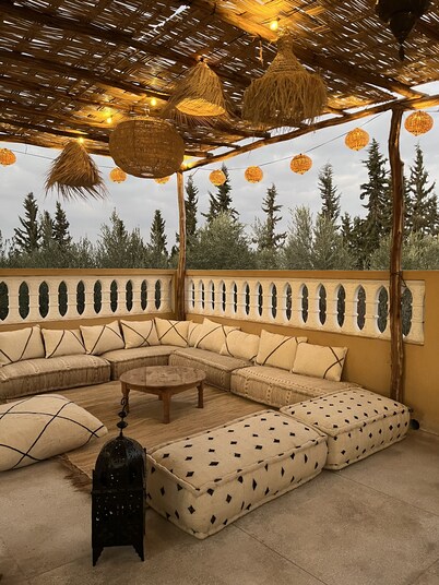 Villa Safran Ailleurs sous les Oliviers 15 minutes from the medina in Marrakech