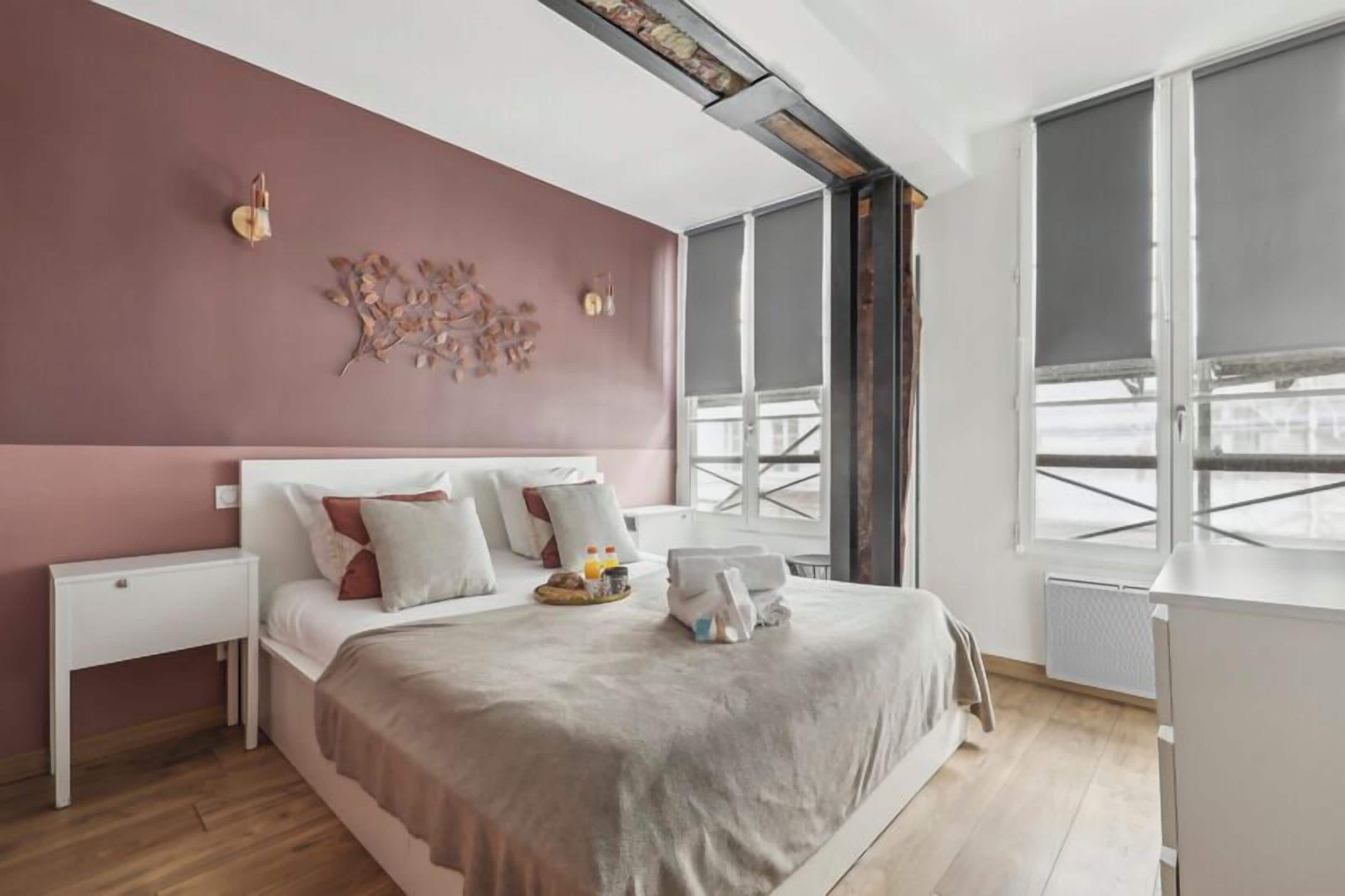 3 chambres, fer et planche à repasser, Wi-Fi, draps fournis