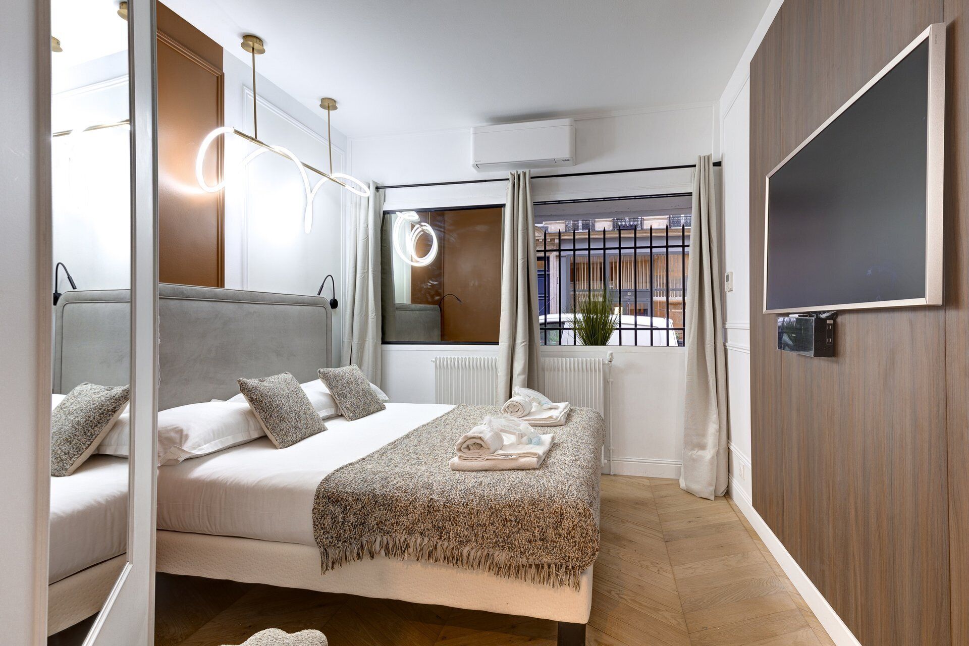 2 Schlafzimmer, Schreibtisch, Bügeleisen/Bügelbrett, Internetzugang