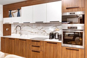 Fridge, microwave, oven, coffee/tea maker