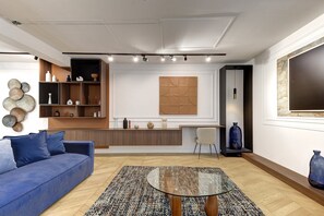 TV - 171 Beethoven Suite - Stunning Apartment Paris 16 (Paris)