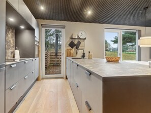 Fridge, microwave, dishwasher, cookware/dishes/utensils