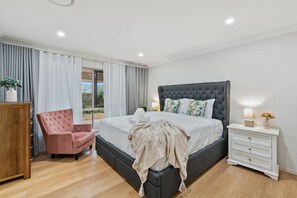 4 室のベッドルーム、アイロン / アイロン台、旅行用ベビーベッド、WiFi