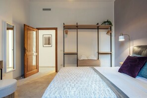 3 bedrooms, iron/ironing board, WiFi, bed sheets - BruSilva at the Colosseum (Roma)