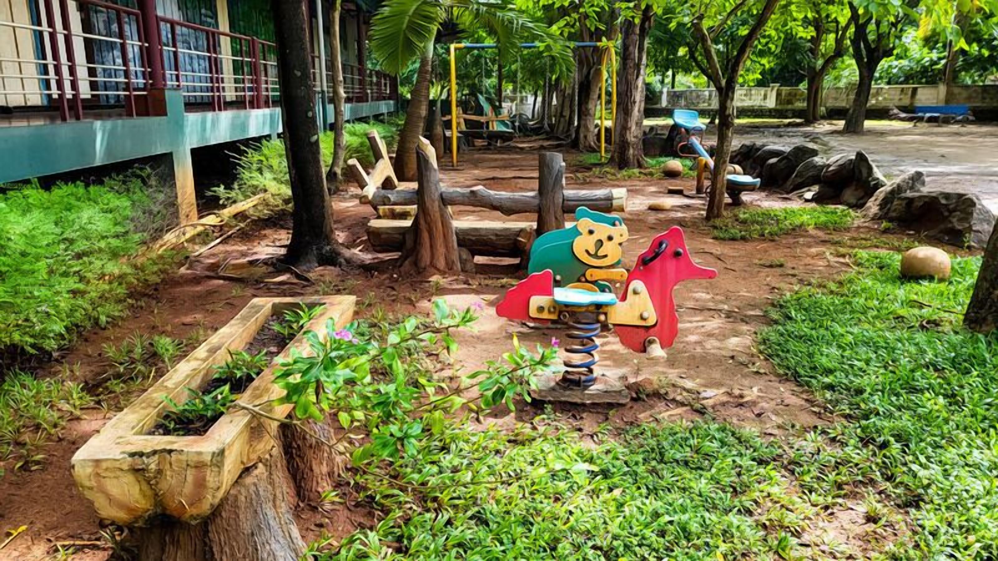 Children’s play area – outdoor