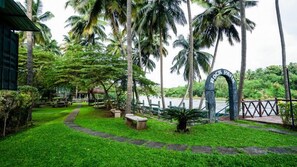 Khu vui chơi trẻ em - ngoài trời