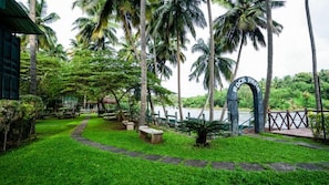 Khu vui chơi trẻ em - ngoài trời