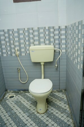 Economy Apartment | Bathroom