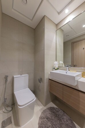 Bathroom - Bright and cozy studio in Azizi Riviera (Dubai)