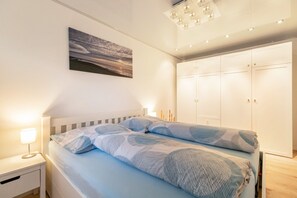 2 bedrooms, free WiFi, bed sheets, wheelchair access