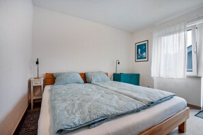 1 bedroom, free WiFi, bed sheets