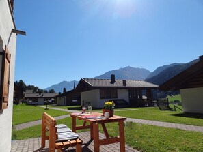 Chalet | Outdoor dining - Chalet in Konigsleiten by Zillertal Ski Arena (Wald im Pinzgau)