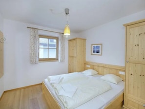 4 habitaciones y ropa de cama 