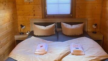 2 camere, una scrivania, Wi-Fi gratuito, lenzuola