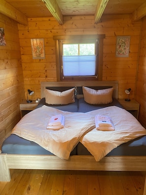 2 chambres, bureau, accès au Wi-Fi (inclus), literie fournie