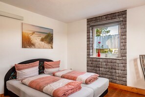 1 chambre, fer et planche à repasser, accès au Wi-Fi (inclus)