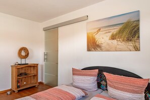 1 habitación, tabla de planchar con plancha, wifi gratis y ropa de cama 