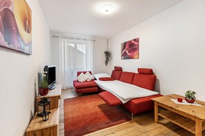 TV - Apartment 'Oase Der Gemütlichkeit' with Shared Garden (Singen (Hohentwiel))