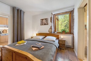 1 bedroom, free WiFi, bed sheets