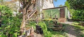Ferienwohnung 'Vital Art Naturgarten' mit Privatterrasse, Gemeinschaftsgarten und Wi-Fi