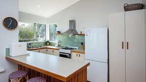 Unclassified image, 5 of 27, button - Yarrimbah Holiday Retreat  (Peppermint Grove Beach)