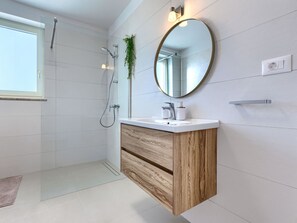 Hair dryer, towels - Jolanda by Interhome (Rovinj/Žminj)