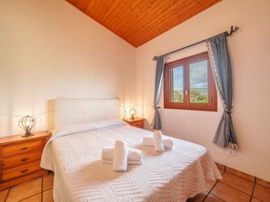 4 quartos, escrivaninha, Wi-Fi