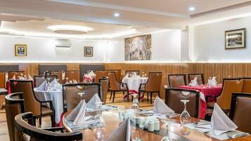 2 Restaurants; Frühstück, Mittagessen und Abendessen werden serviert