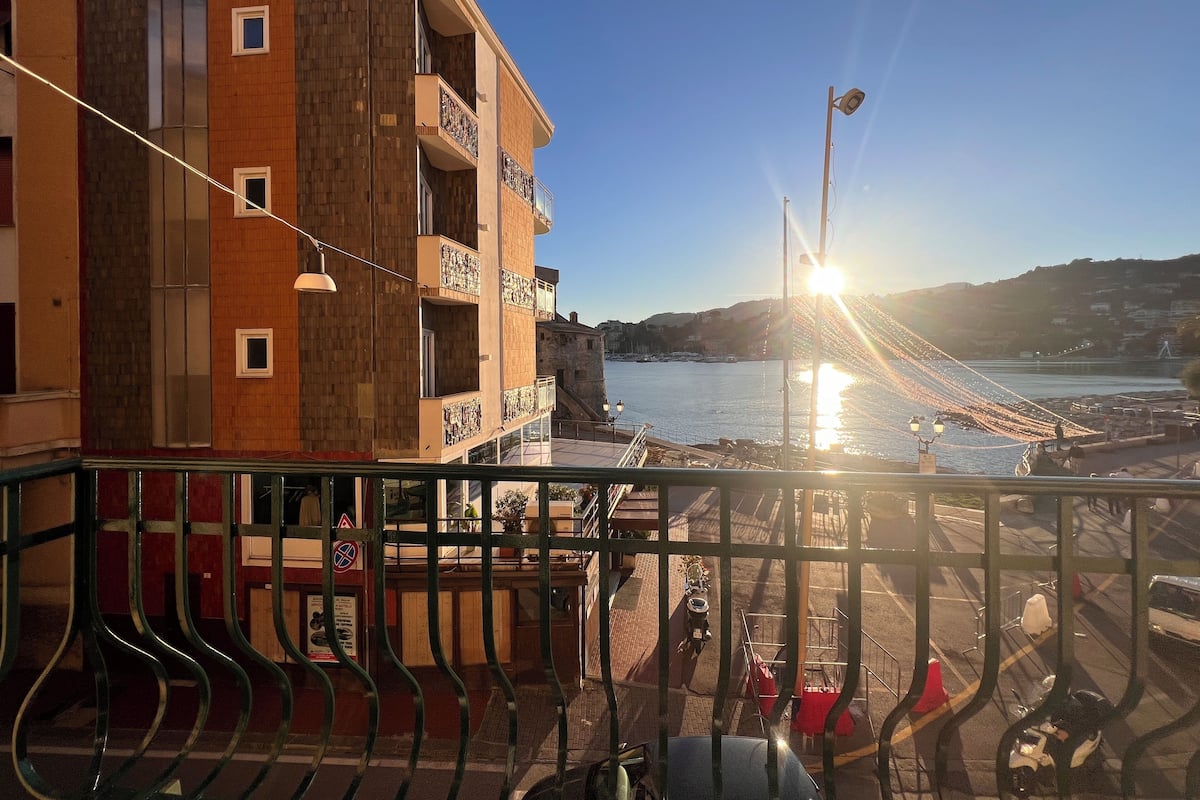 Superior suite, balkon, uitzicht op strand | Terras