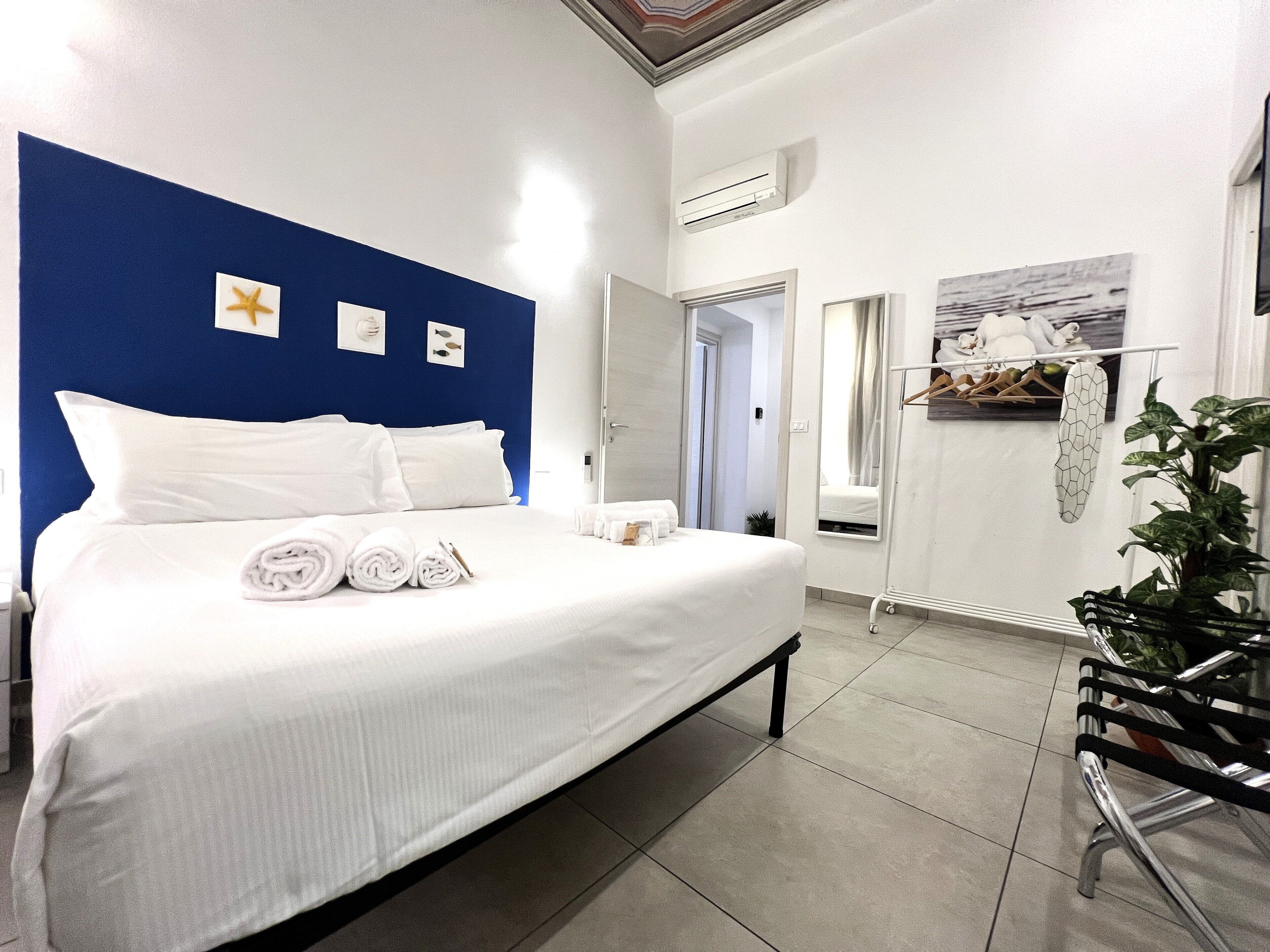 Luxury Condo, Balcony, Sea View