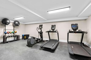 Sports facility - Latitude Suites Tinton Falls Eatontown Bw Premier (Tinton Falls)