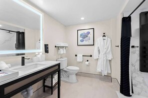Bathroom - Latitude Suites Tinton Falls Eatontown Bw Premier (Tinton Falls)