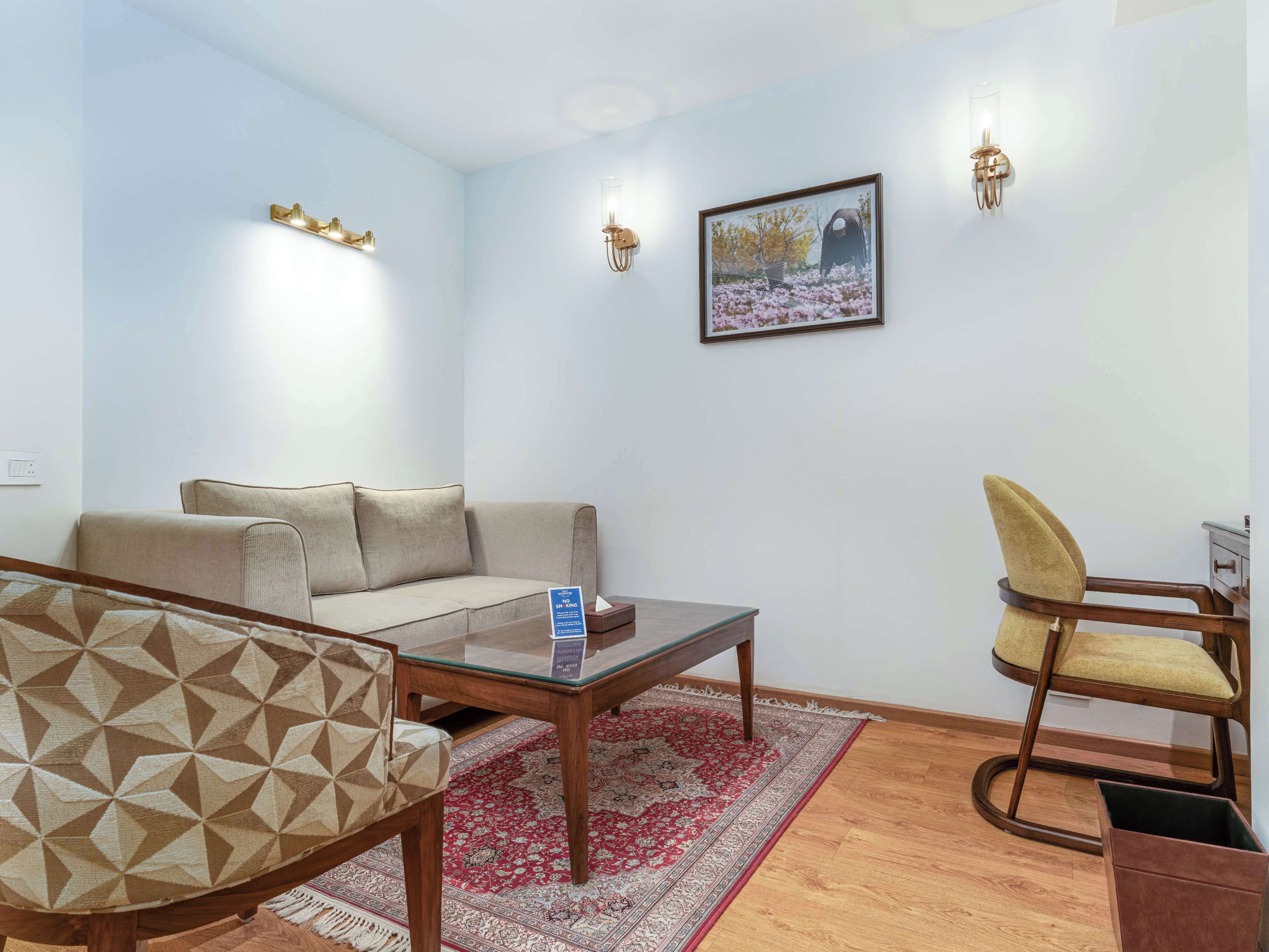 Executive Room, 1 Katil Kelamin (Double) | Bar mini, meja, ruang kerja komputer riba, langsir/tirai gelap terus 