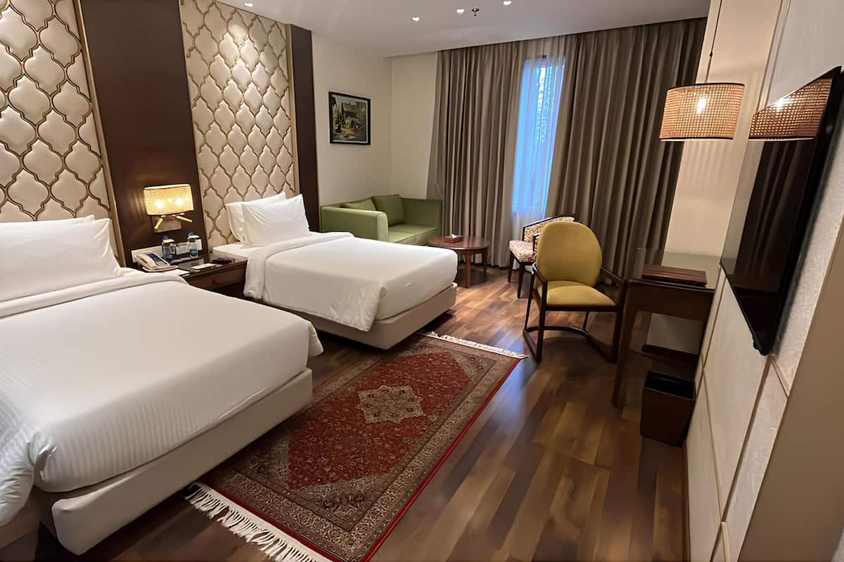 Deluxe Room, 2 Twin Beds | Minibar, desk, laptop workspace, blackout drapes