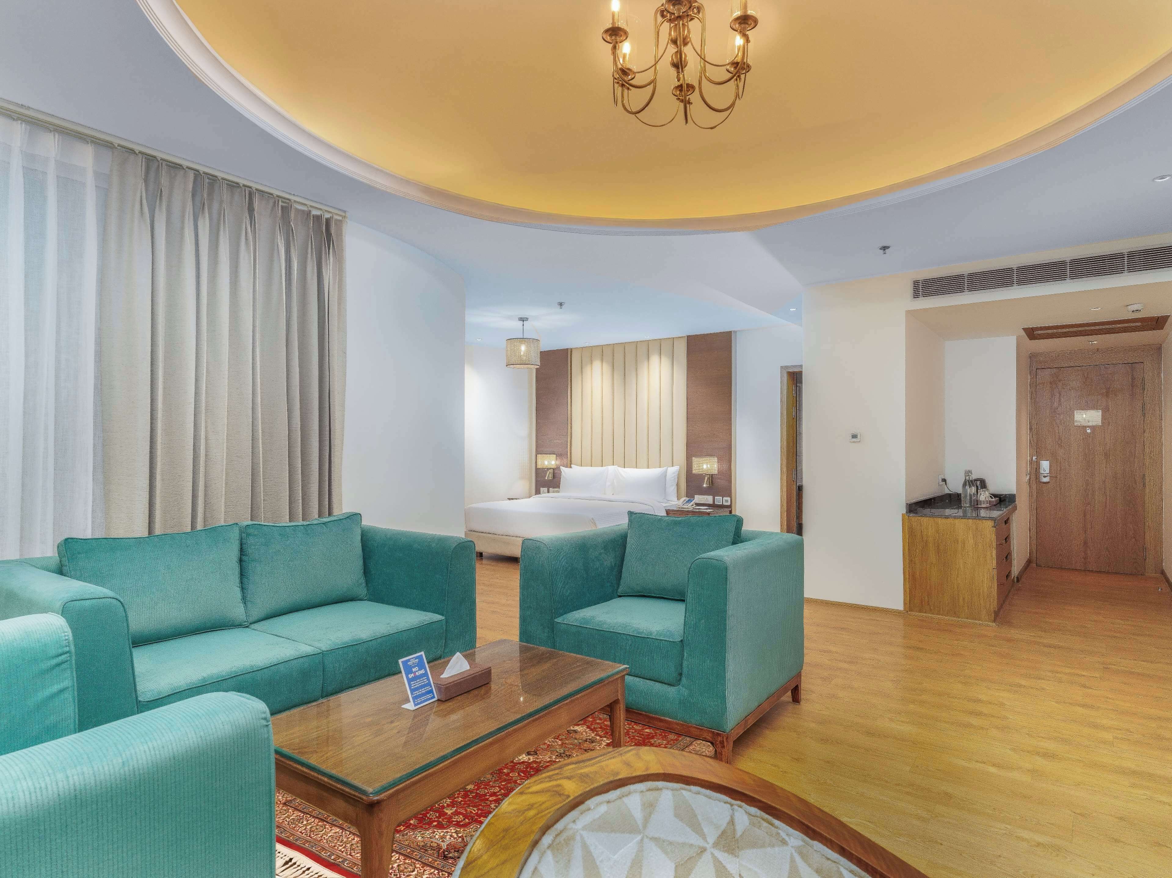 Junior Suite, 1 Katil Kelamin (Double) | Bar mini, meja, ruang kerja komputer riba, langsir/tirai gelap terus 