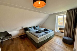 2 chambres, fer et planche à repasser, Wi-Fi gratuit, draps fournis