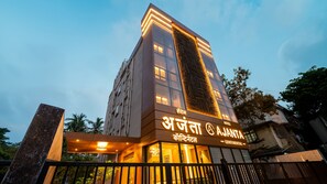 Front of property – evening/night - Hotel Ajanta Continental- Mumbai Airport (Mumbai)