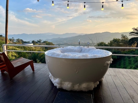 Exclusive Villa Cottage Mountain View | Terrace/patio