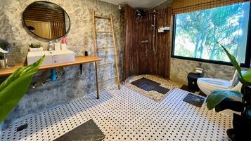 Exclusive Villa Bamboo Mountain View | Bathroom