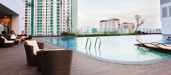 Amazing CBD Rivergate Apartment & Pool