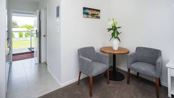 Deluxe Studio | Living area