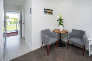 デラックス スタジオ | リビング エリア | スマートテレビ