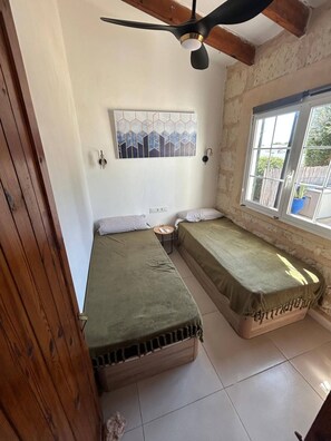 2 habitaciones, cuna de viaje y wifi gratis 