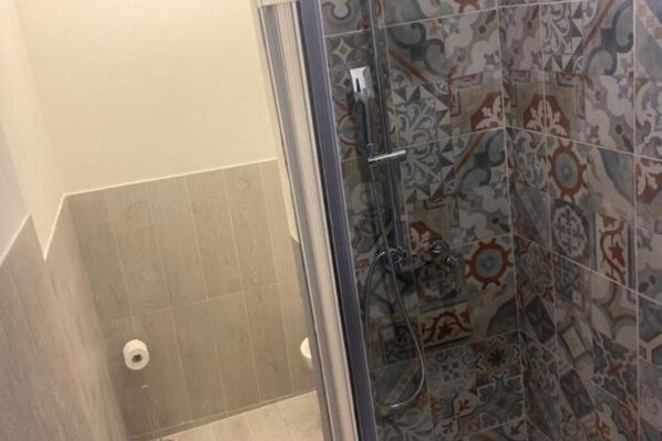 Een douche, een bidet