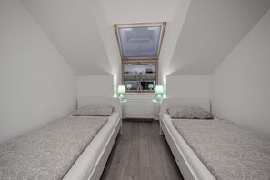 3 bedrooms, WiFi, bed sheets - Modern vacation apartment for the whole family. Top location just before Quedlinburg  (Thale)