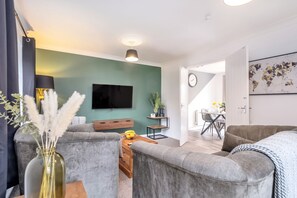 TV - Sleeps 5 - Perfect for Contractors & Professionals (Peterborough)