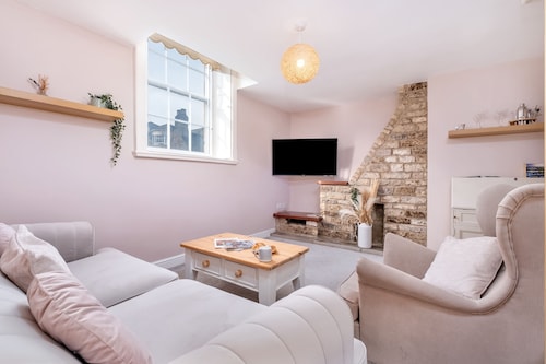 Stone cottage - In the Heart of Stamford